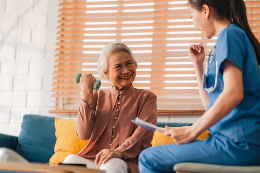 Inicio 6 Comprehensive Senior Healthcare Services: Asian Receive Expert Medical Advice and Support at Home